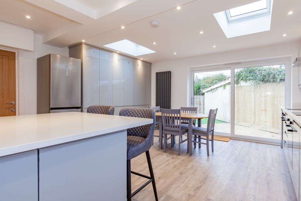 Property photo 3 of 9 122869