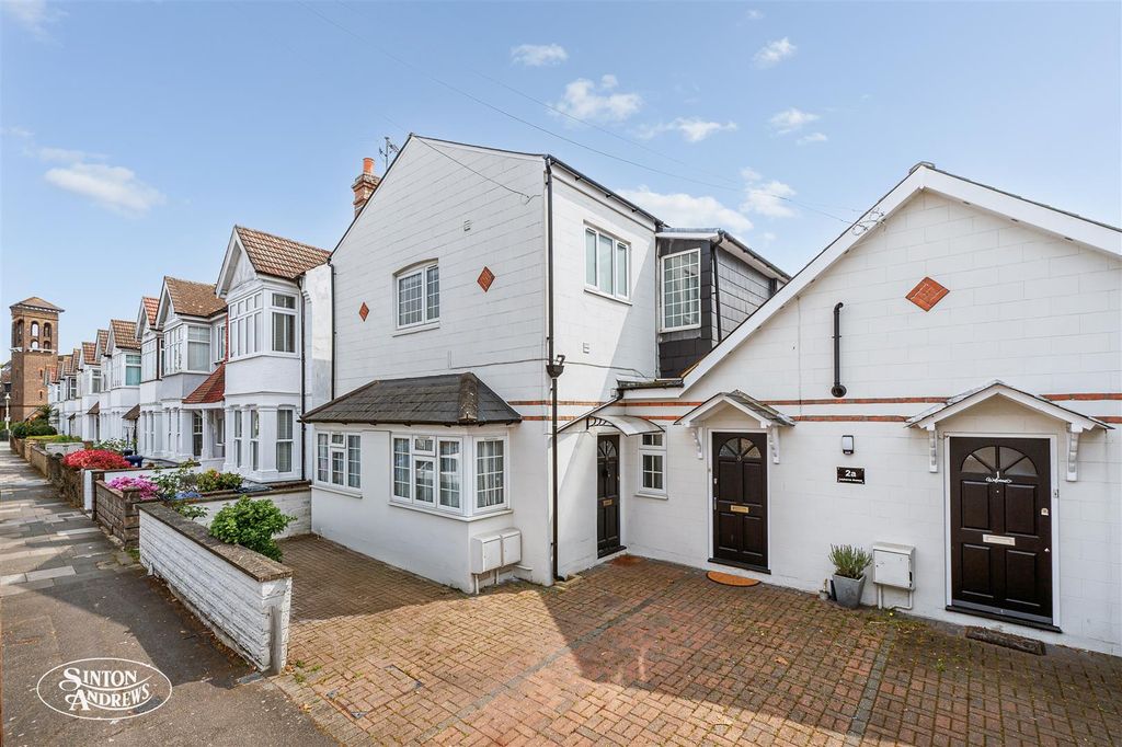 Property photo 1 of 8 Flat 3, 2A Leyborne Avenue-2.Jpg