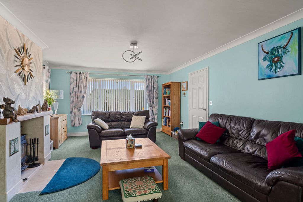 Property photo 2 of 34