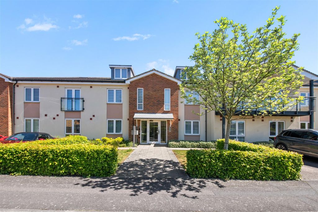 Property photo 1 of 21