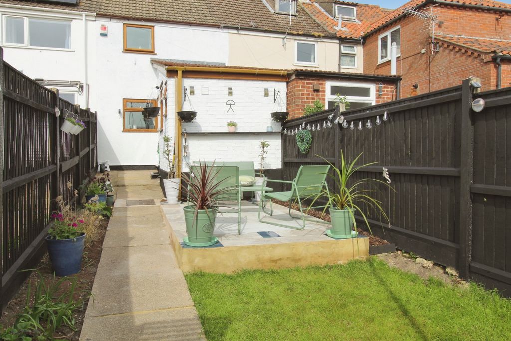 Property photo 3 of 21 Garden