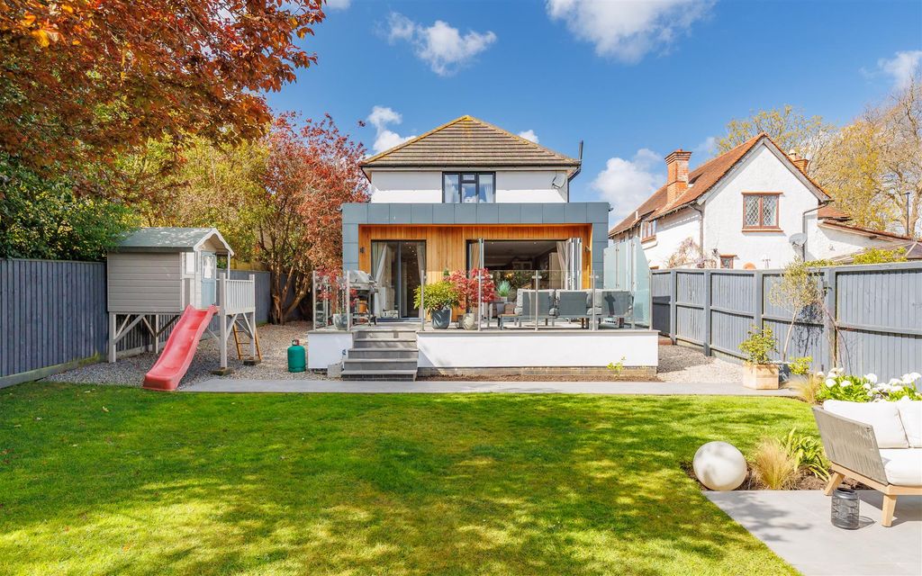 Property photo 2 of 37 Rear Garden