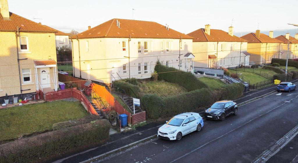 Property photo 2 of 25