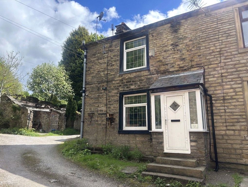 Property photo 1 of 18 External