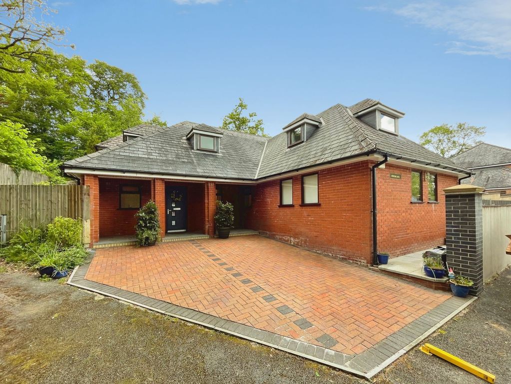Property photo 1 of 33