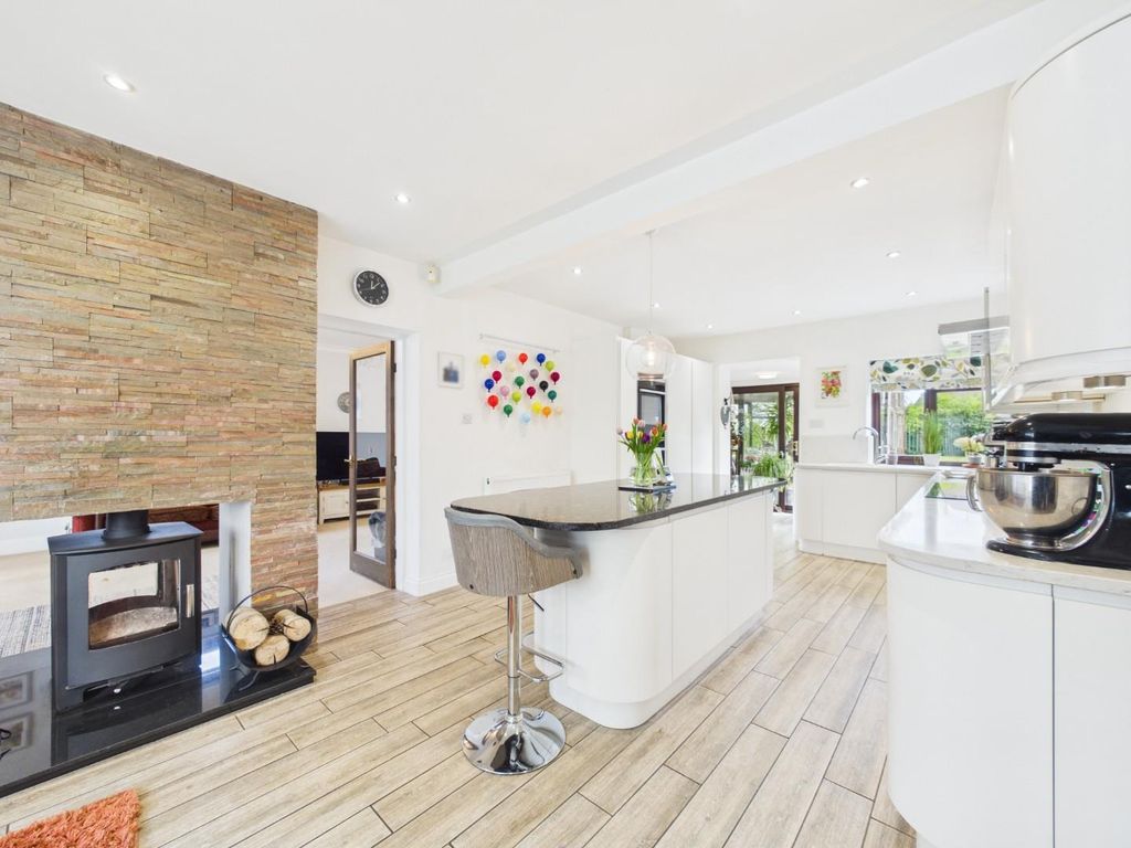 Property photo 2 of 36