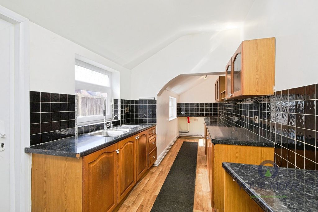 Property photo 2 of 19 Kitchen