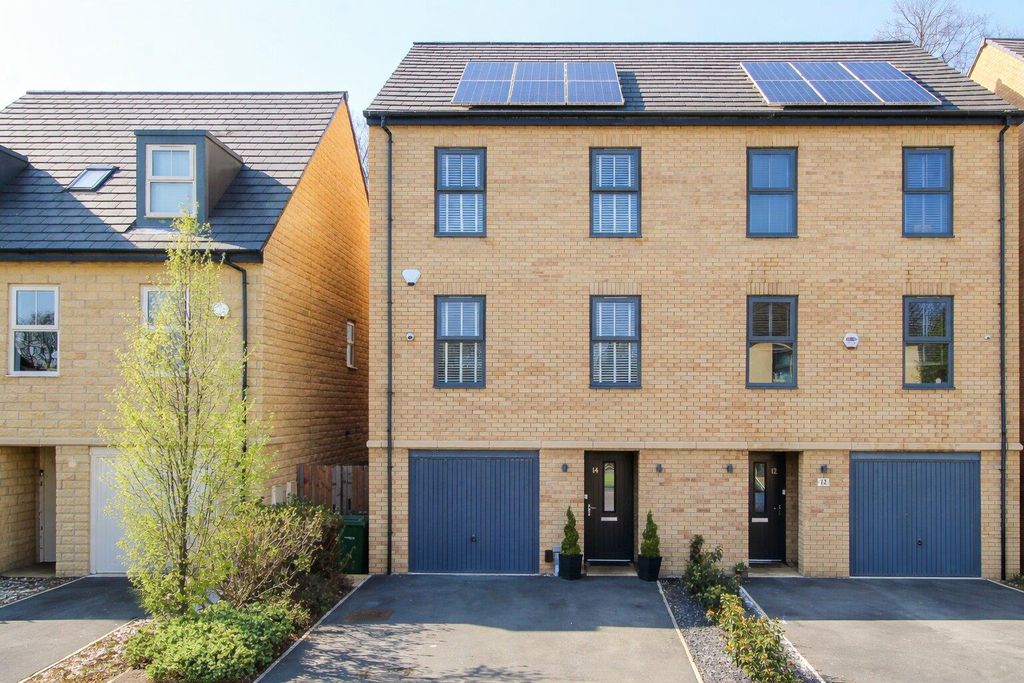 Property photo 1 of 33