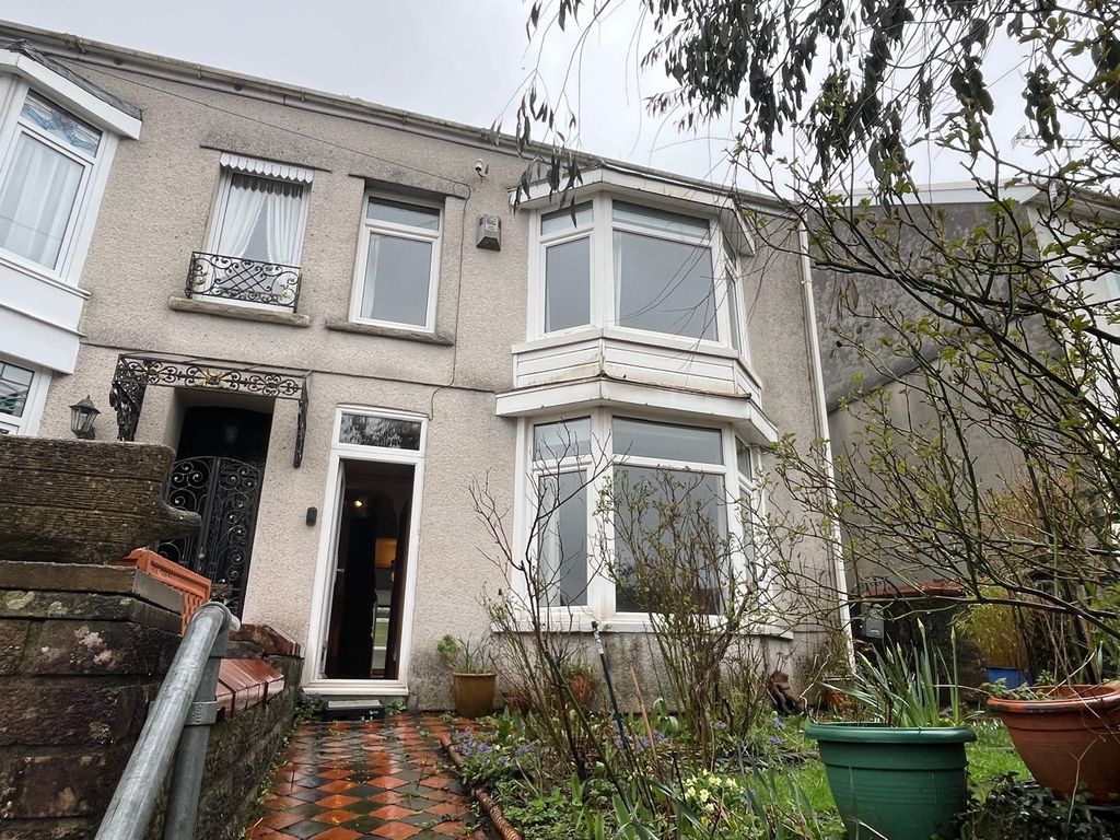 Property photo 1 of 27