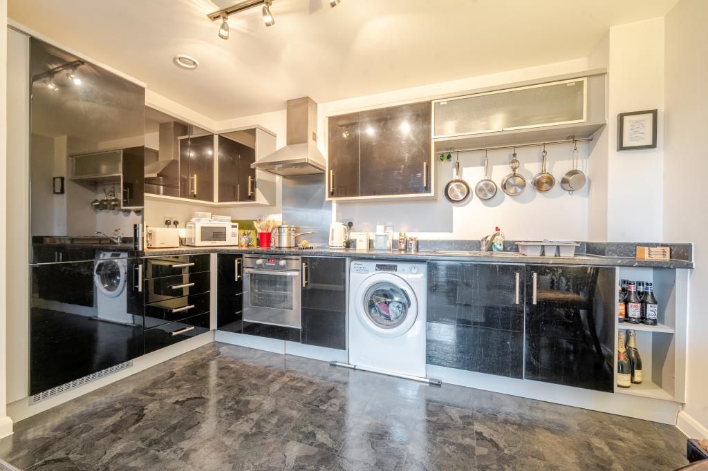 Property photo 2 of 18 Kitchen