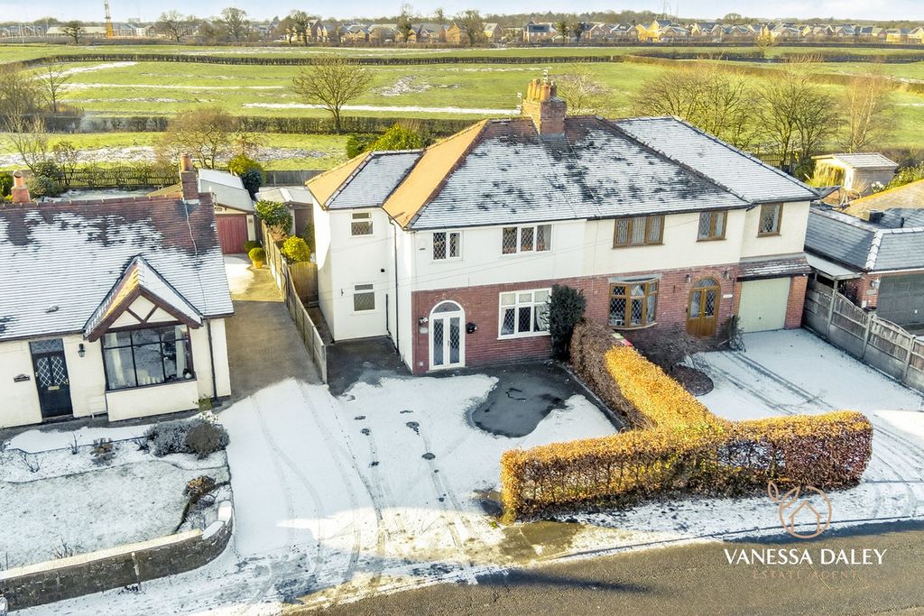 Property photo 1 of 43