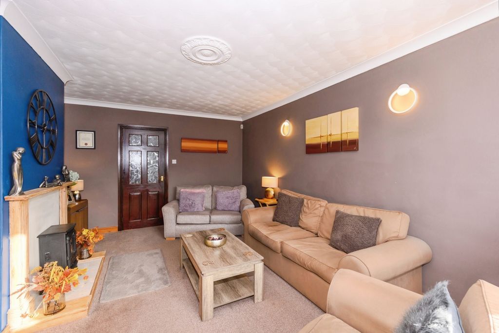 Property photo 3 of 13 Living Room