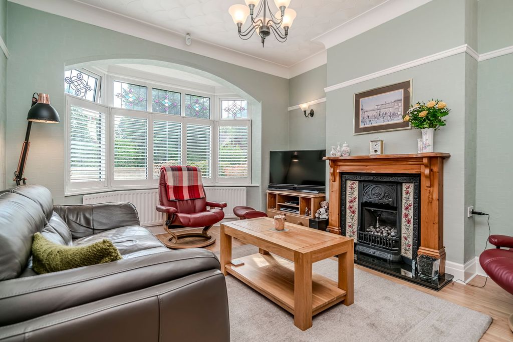 Property photo 2 of 39