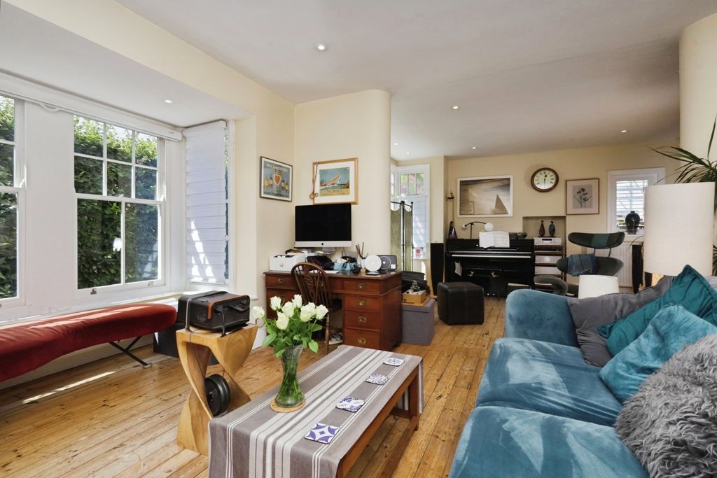 Property photo 2 of 25 Pbox-Img.Jpg