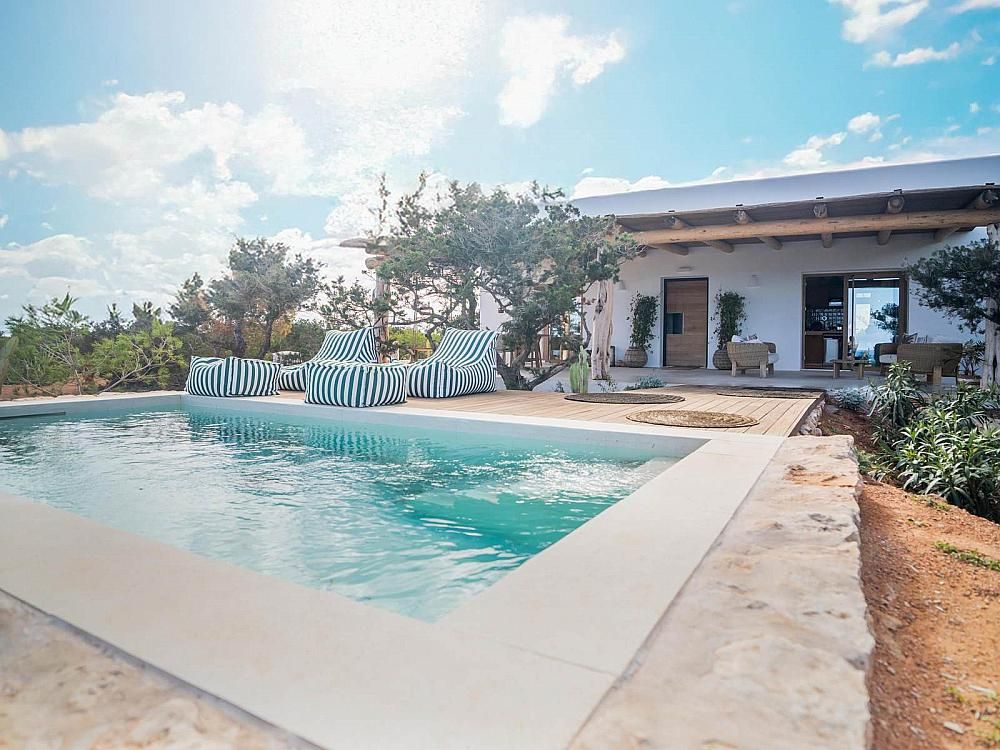 Property photo 1 of 45