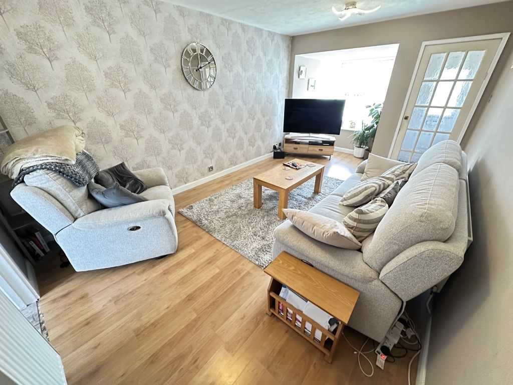 Property photo 2 of 10 4376611