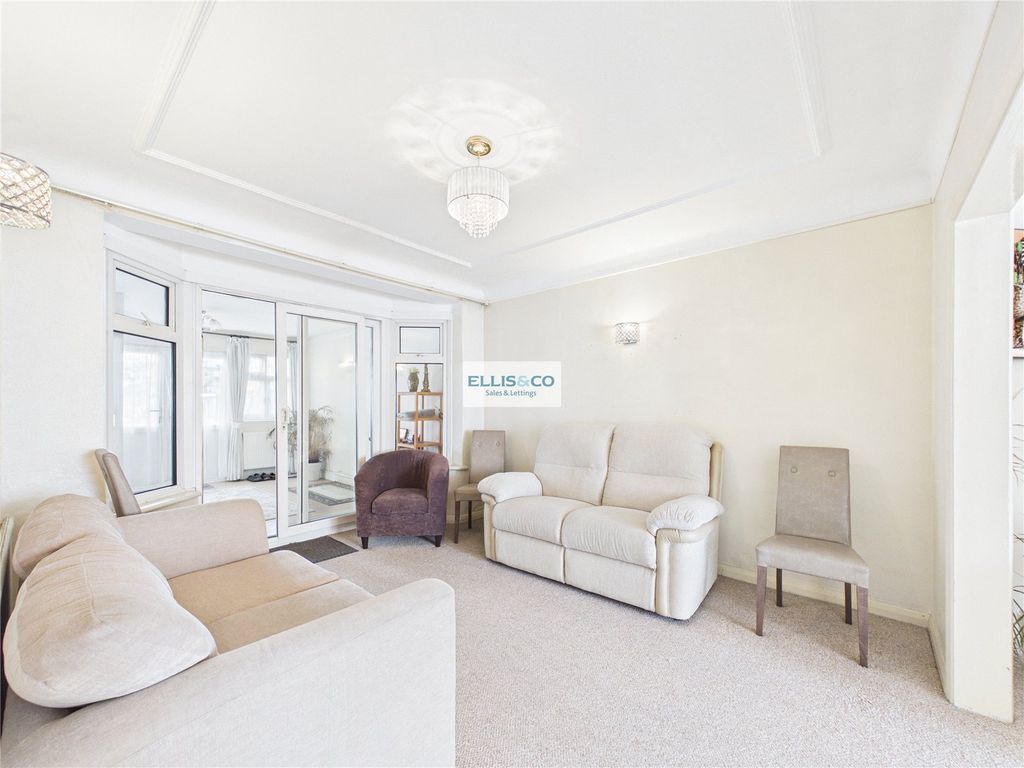 Property photo 2 of 27 Picture No. 11