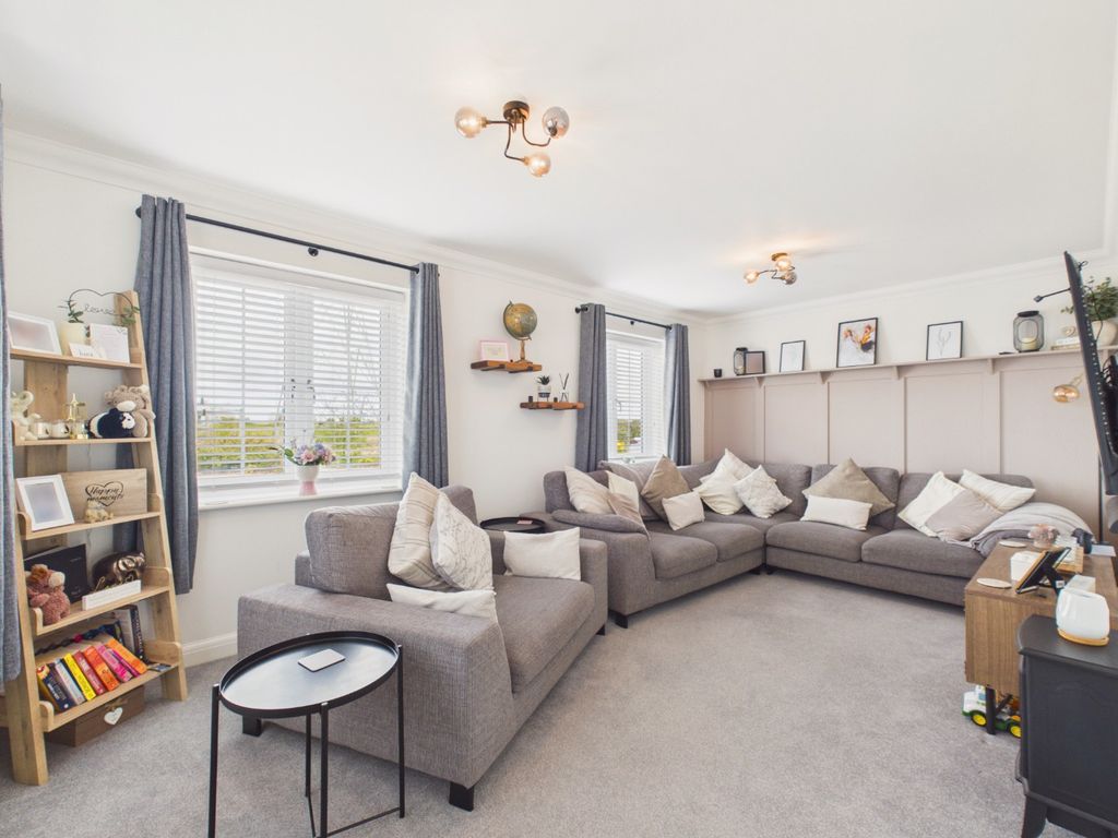 Property photo 2 of 18 4665244