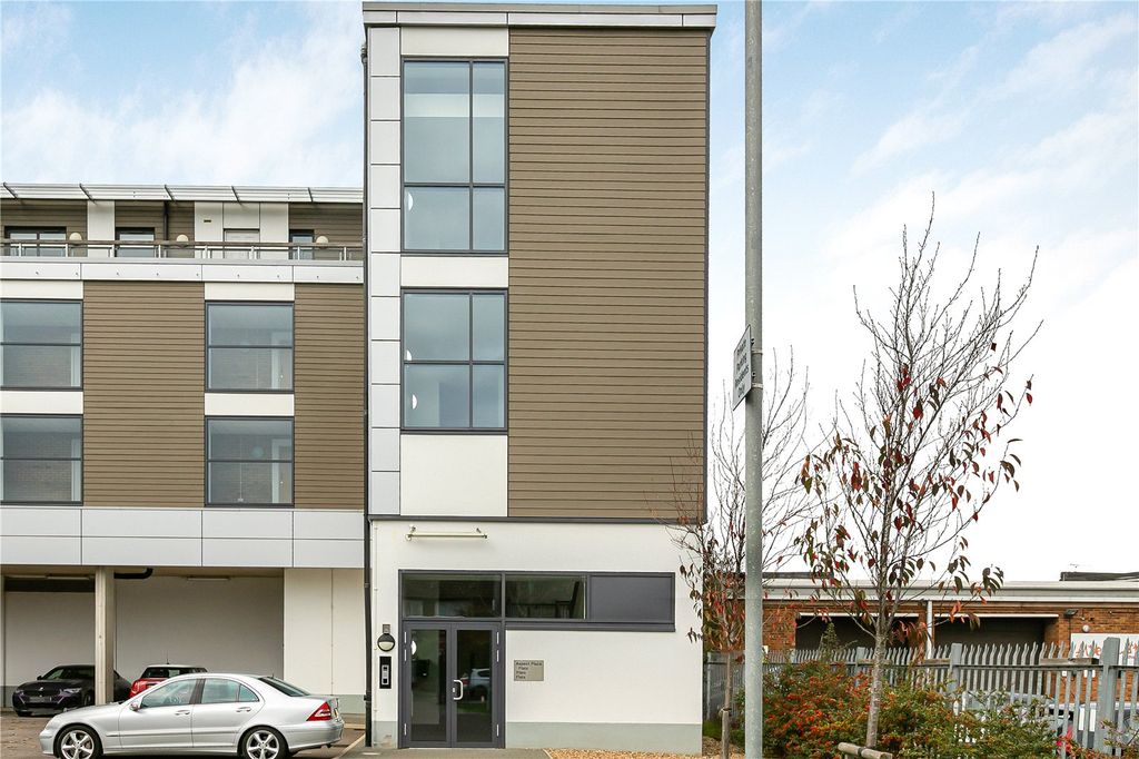 Property photo 3 of 21 Picture No. 08