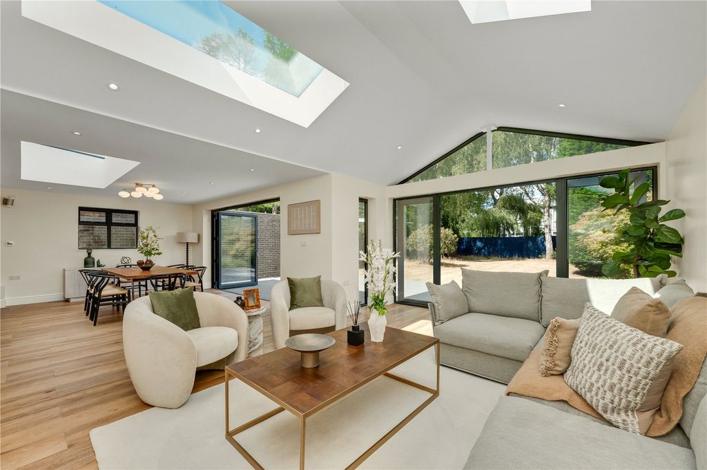 Property photo 1 of 12 Living/Dining Area