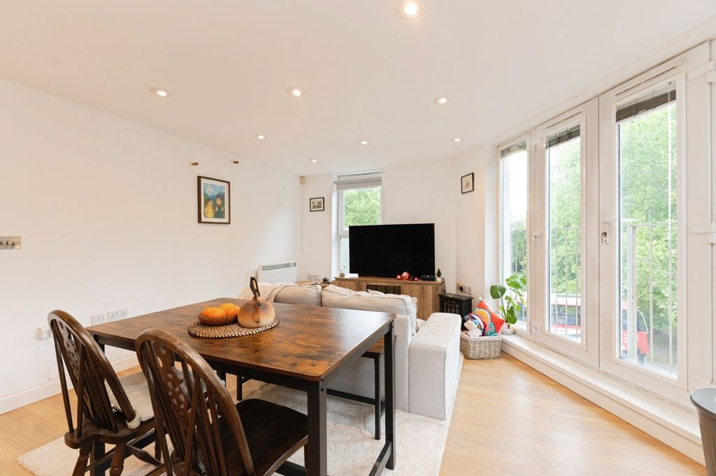 Property photo 2 of 14 Photo