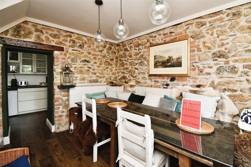 Property photo 2 of 25 Picture No. 49