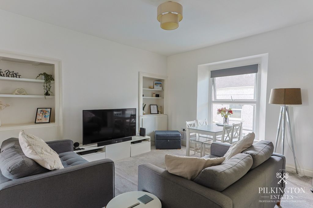 Property photo 2 of 12 5199393
