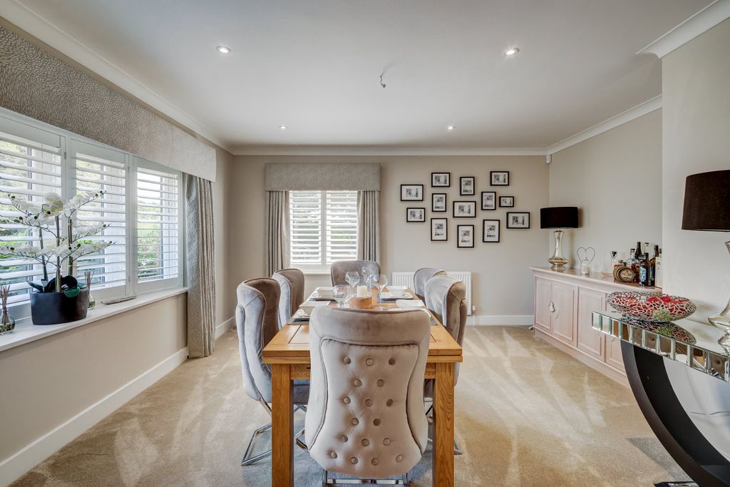 Property photo 3 of 29 Dining Room