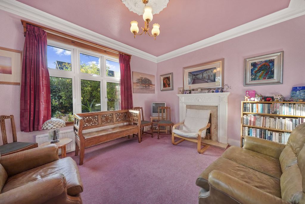 Property photo 3 of 38