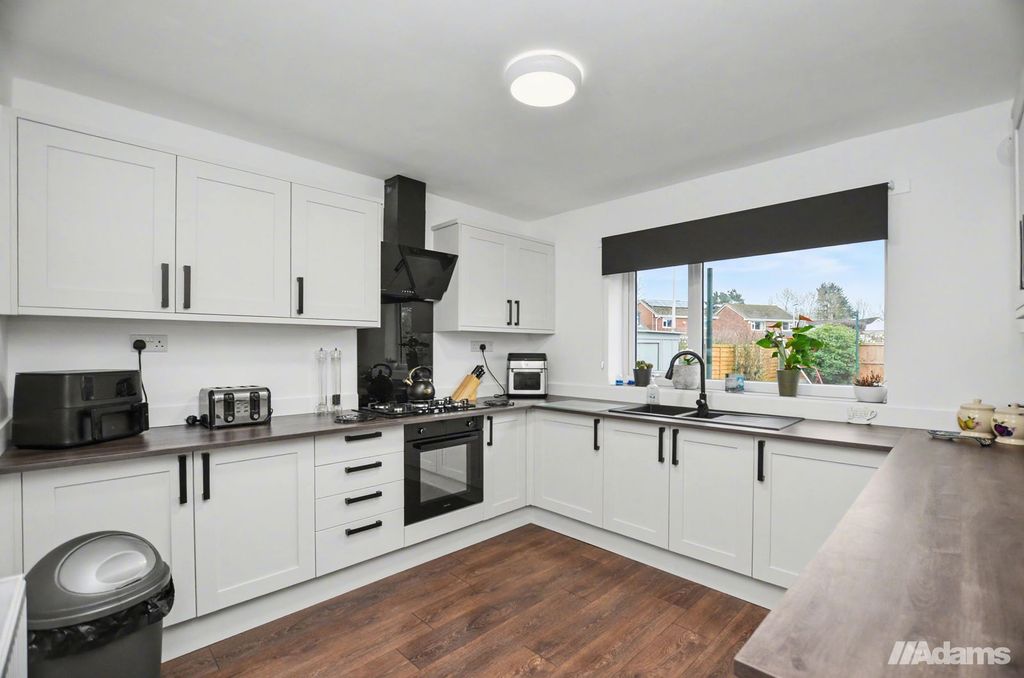 Property photo 2 of 47