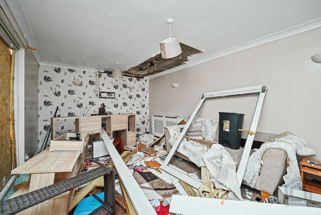 Property photo 3 of 14