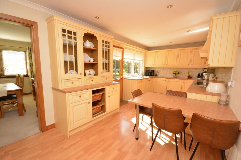 Property photo 3 of 26