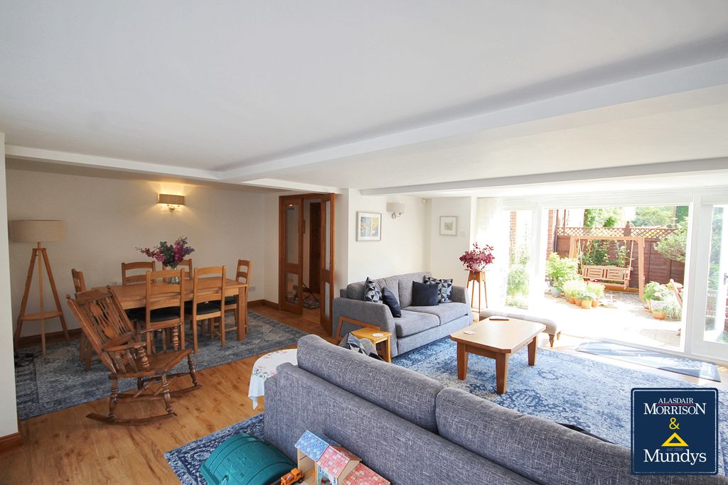 Property photo 3 of 20 Lounge Diner