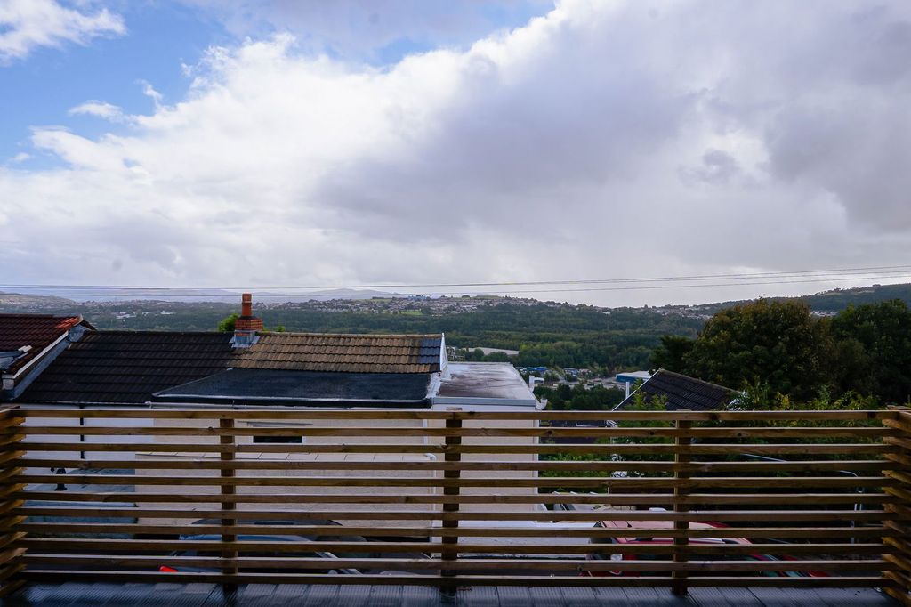 Property photo 3 of 26