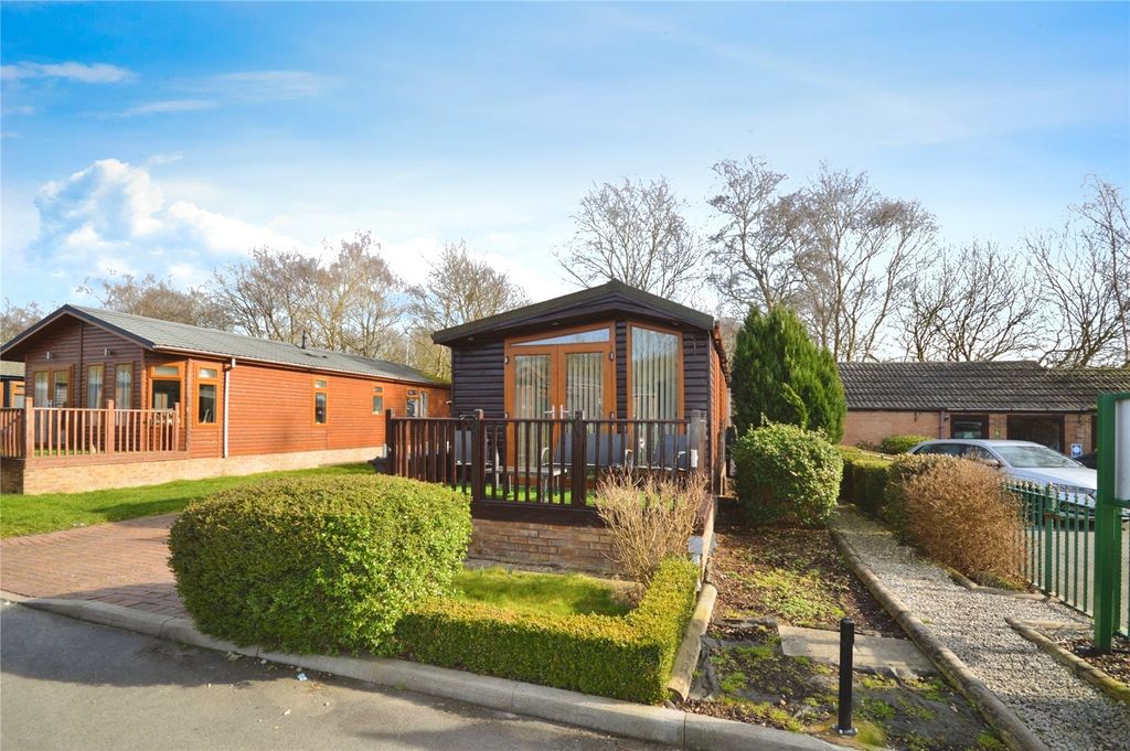Property photo 1 of 15 Front