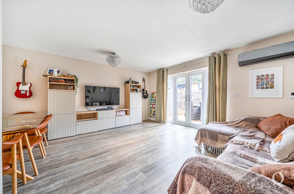 Property photo 2 of 22 B28Ca62F-925A-484...