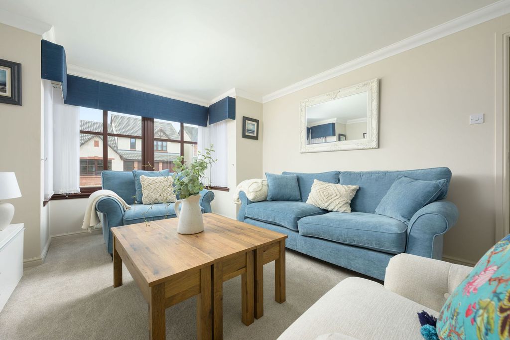 Property photo 2 of 38