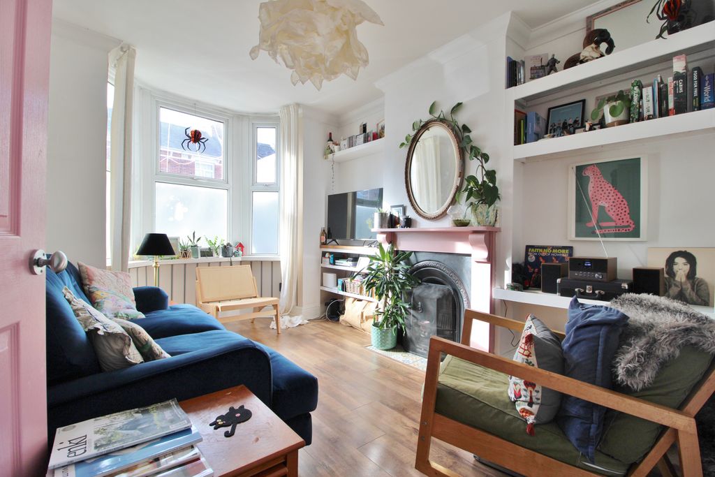 Property photo 2 of 16