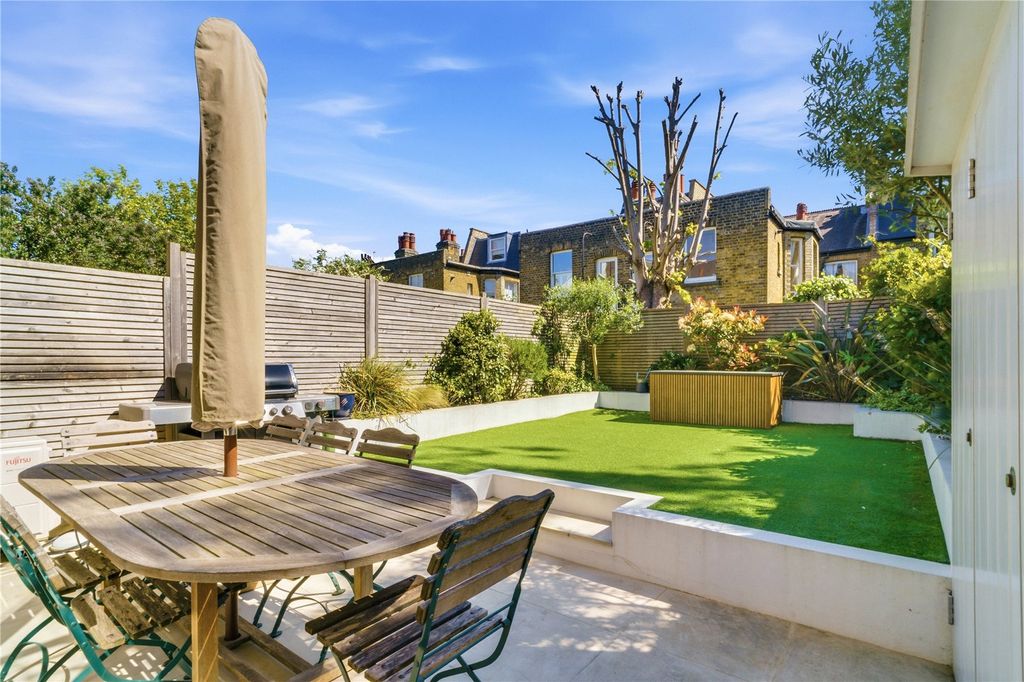 Property photo 2 of 12 Picture No. 85