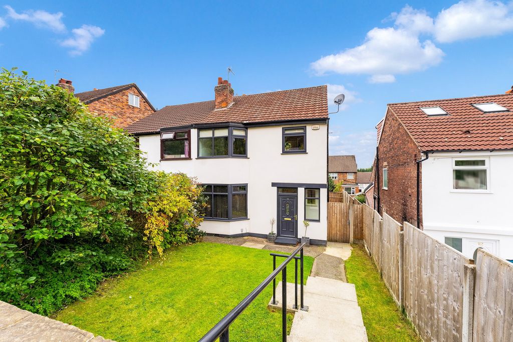 Property photo 1 of 32
