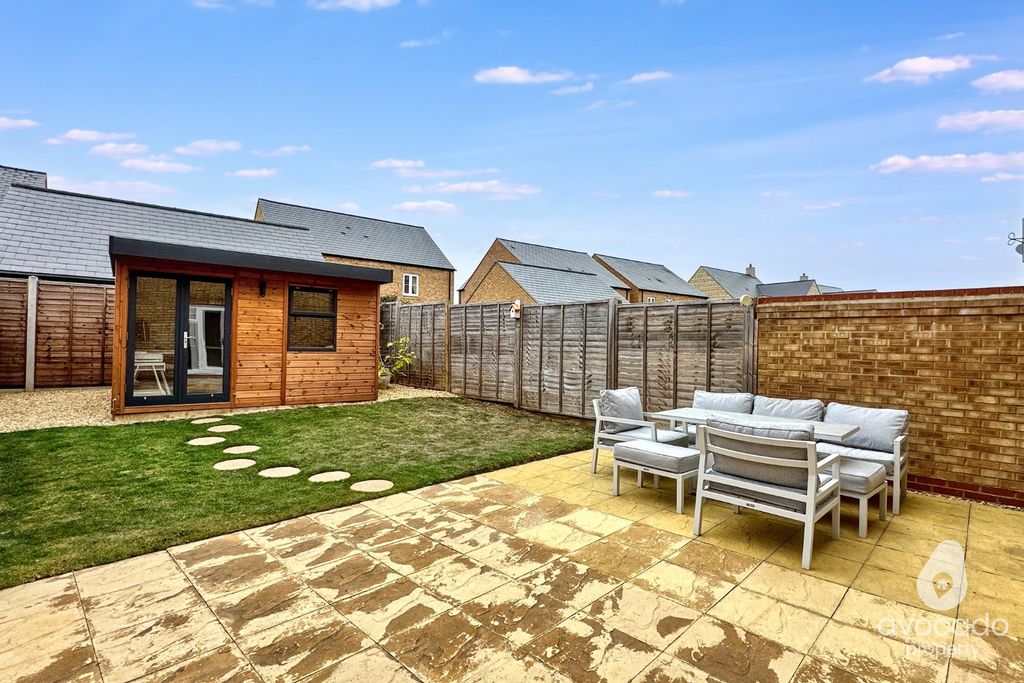 Property photo 2 of 19 4433234