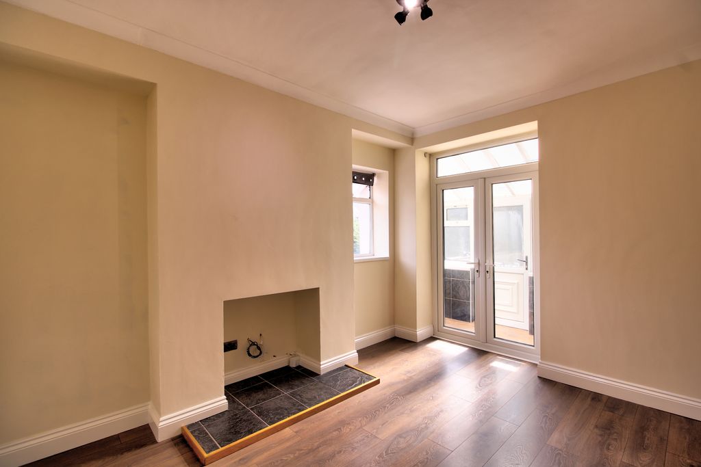 Property photo 3 of 19 Img_0754_5_6_Interior 4