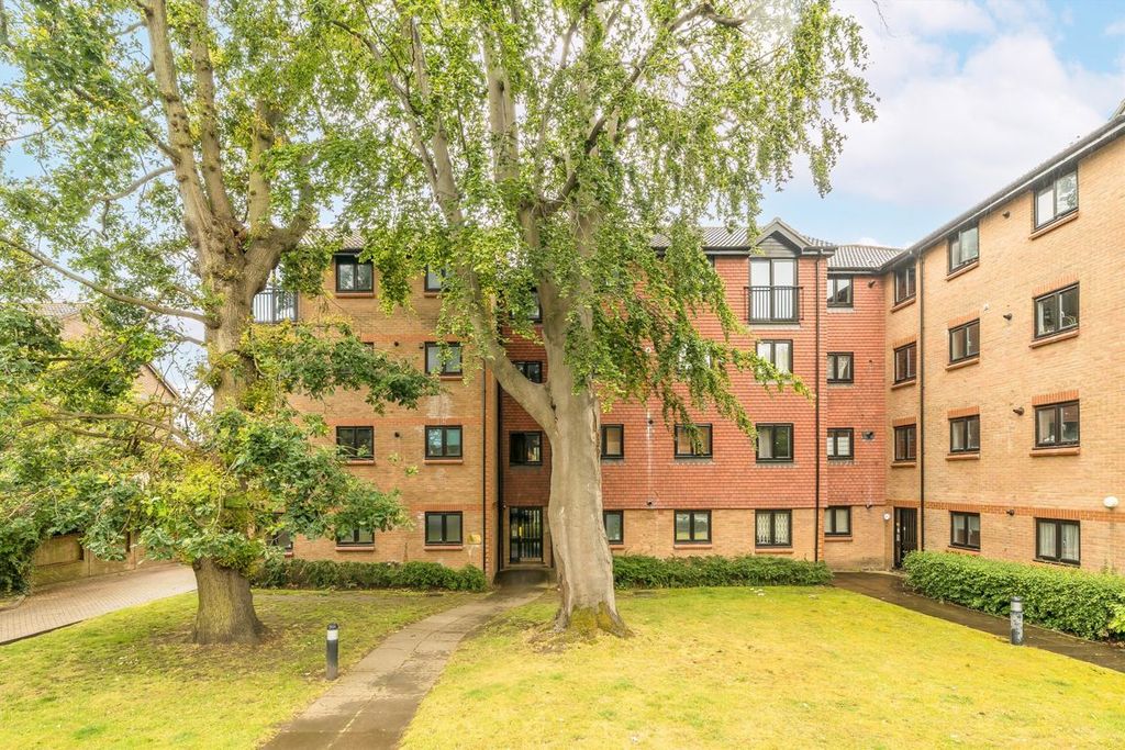 Property photo 1 of 6