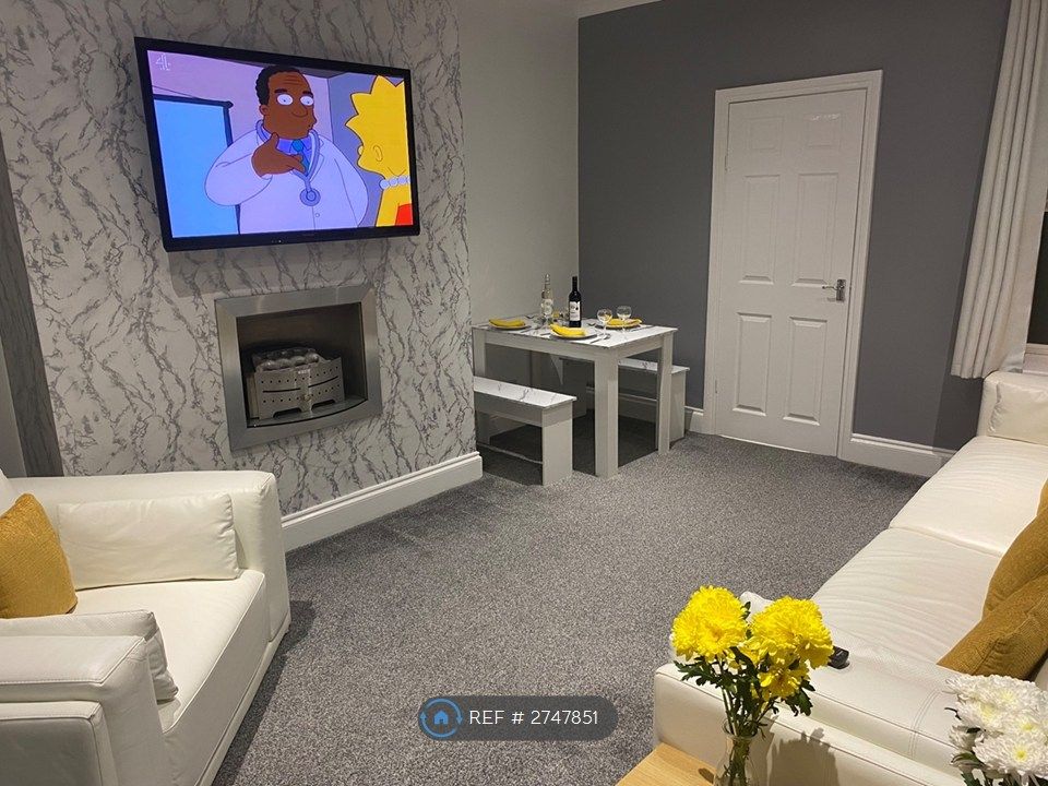 Property photo 1 of 19 Living Room