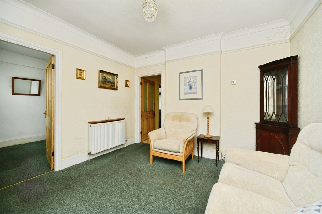 Property photo 3 of 14