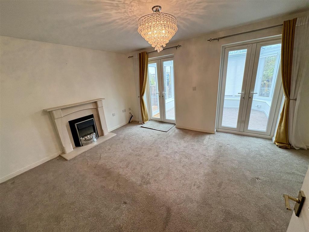 Property photo 2 of 15 Living Room