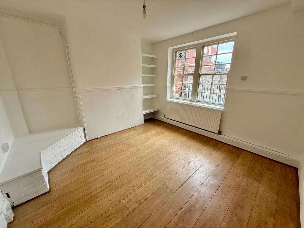 Property photo 2 of 12 Gallery