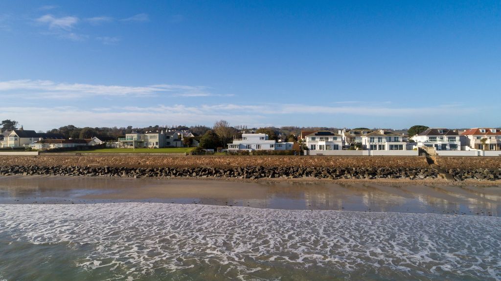 Property photo 3 of 47