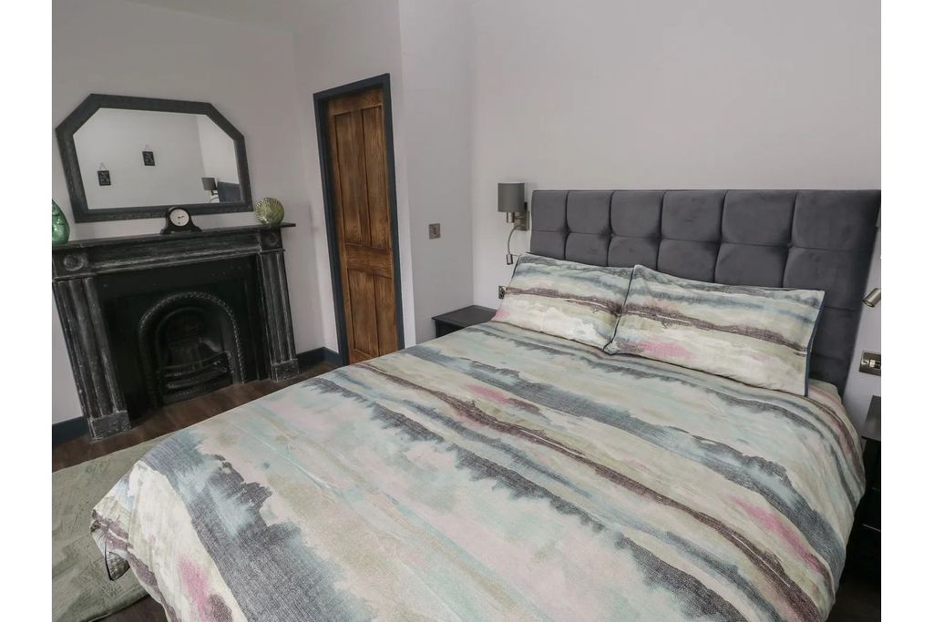 Additional image 20 of 3 bed flat for saleNarberth Road, Tenby SA70