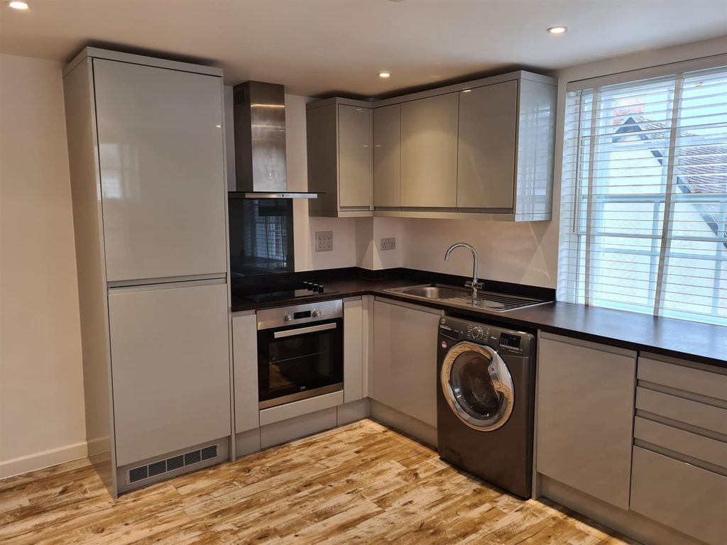 Property photo 2 of 6 1000013343.Jpg